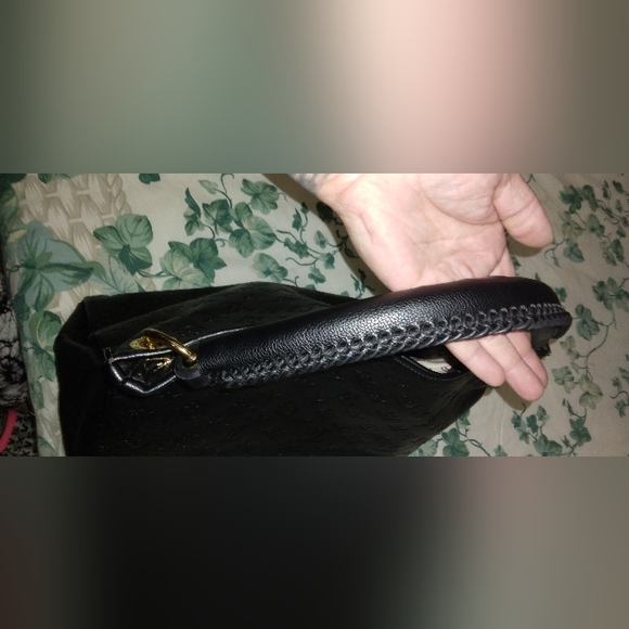 ARSTY GM~ holding item . Do not buy.. - Picture 3 of 14